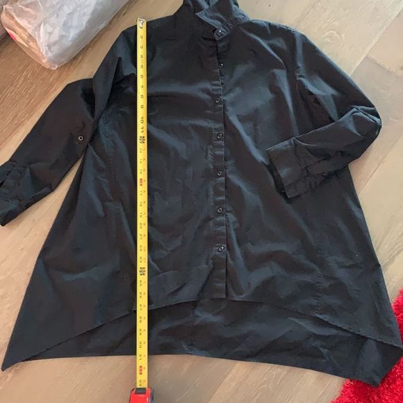 ZAC & RACHEL Asymmetrical Hi/Lo Button-Front, Long-Sleeve Shirt - Picture 4 of 10